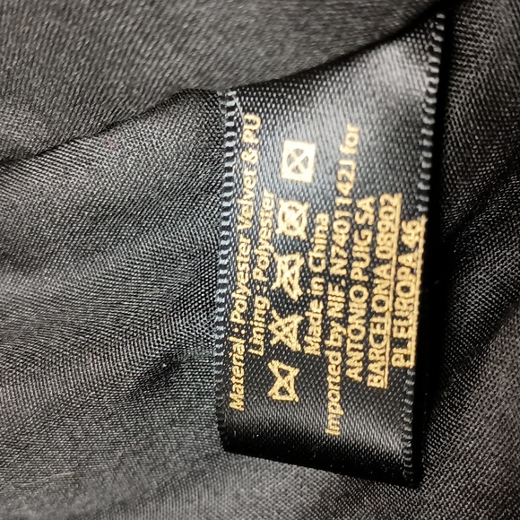 Carolina Herrera black shoulder purse with gold hardware - Picture 8 of 8